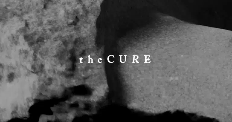 „Alone“ von The Cure – Freudentränen in kajalumrandeten Augen?